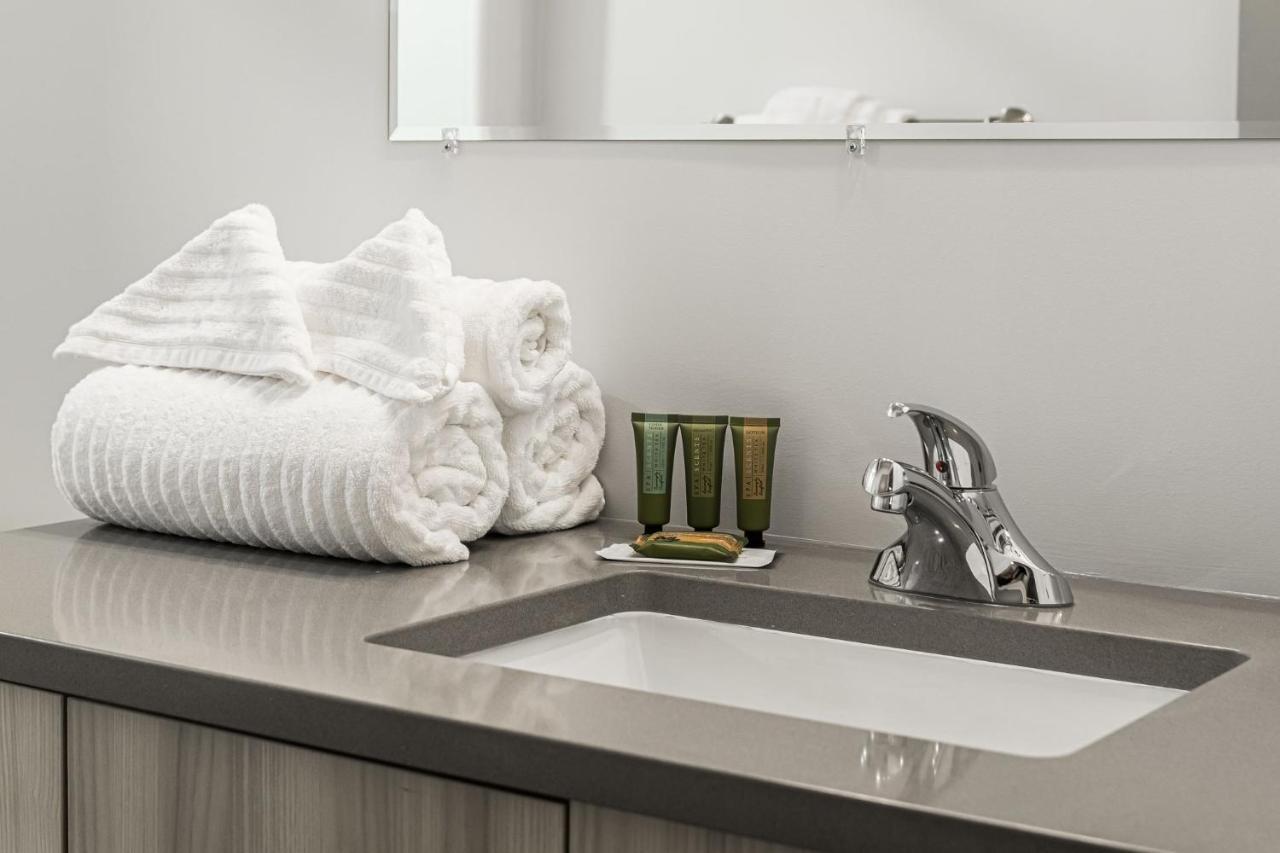 Station 1 By Terra Hospitality Aparthotel Μόνκτον Εξωτερικό φωτογραφία
