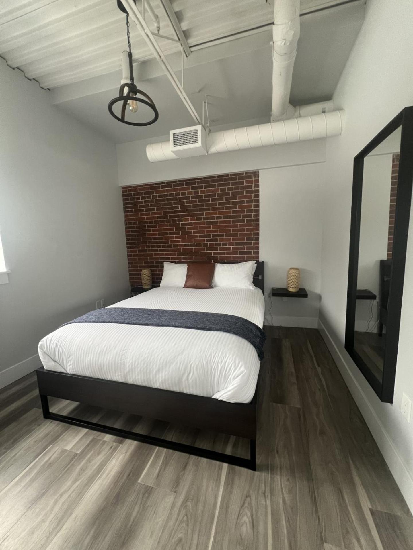 Station 1 By Terra Hospitality Aparthotel Μόνκτον Εξωτερικό φωτογραφία